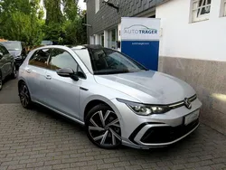 Reflexsilber metallic Gebraucht 2023 VW Golf VIII R-line Limousine | 30.890 € (Guter Preis)