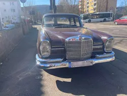 Mercedes 220