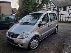 Grau Gebraucht 2004 Mercedes Vaneo Van / Kleinbus | 2.900 € (Etwas zu teuer)