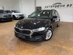 Schwarz Gebraucht 2023 Skoda Octavia Ambiente Kombi | 22.990 € (Guter Preis)