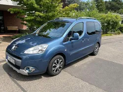 Blau Gebraucht 2009 Peugeot Partner Tepee Premium Van / Kleinbus | 4.000 € (Fairer Preis)