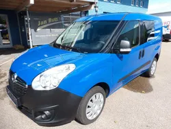 Blau Gebraucht 2013 Opel Combo Van / Kleinbus | 6.977 € (Fairer Preis)
