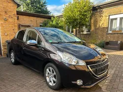 Braun Gebraucht 2013 Peugeot 208 Kleinwagen | 5.490 € (Fairer Preis)