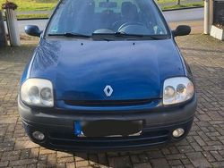 Blau Gebraucht 2001 Renault Clio II Kleinwagen | 1.799 €