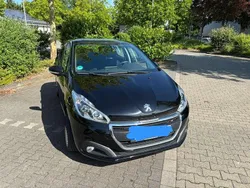 Schwarz Gebraucht 2017 Peugeot 208 Active Kleinwagen | 7.800 € (Fairer Preis)