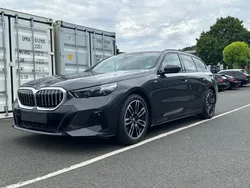 Grau Gebraucht 2024 BMW 520 M Sport Limousine | 49.840 €