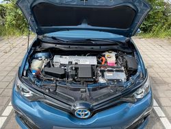 Blau Gebraucht 2018 Toyota Auris Hybrid Kombi | 14.000 € (Fairer Preis)