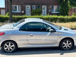 Silber Gebraucht 2003 Peugeot 206 CC Cabrio | 2.500 €
