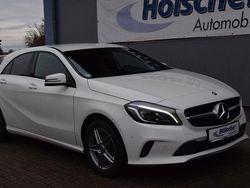 Weiß Gebraucht 2016 Mercedes A200 Urban Limousine | 17.700 € (Fairer Preis)