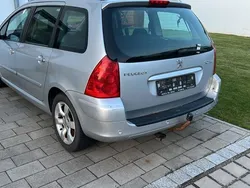 Grau Gebraucht 2008 Peugeot 307 Kombi | 1.599 € (Fairer Preis)