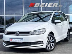 Pure white Gebraucht 2023 VW Touran Comfortline Van / Kleinbus | 29.389 € (Guter Preis)