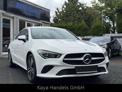 Weiß Gebraucht 2021 Mercedes CLA200 Urban Limousine | 22.900 € (Fairer Preis)