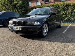 Schwarz Gebraucht 2001 BMW 320 Kombi | 2.490 € (Teuer)