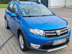 Blau Gebraucht 2014 Dacia Sandero Stepway Limousine | 4.300 € (Fairer Preis)