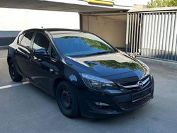 Schwarz Gebraucht 2014 Opel Astra Energy Limousine | 4.990 € (Etwas zu teuer)