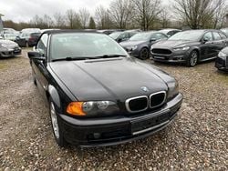 Schwarz Gebraucht 2003 BMW 318 Cabriolet Performance Cabrio | 2.900 € (Superpreis)