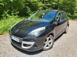 Schwarz Gebraucht 2011 Renault Scénic III Dynamique Van / Kleinbus | 7.499 € (Etwas zu teuer)