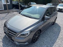 Grau Gebraucht 2012 Mercedes B200 Van / Kleinbus | 12.990 € (Fairer Preis)