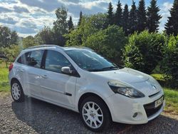 Weiß Gebraucht 2011 Renault Clio II Limousine | 3.999 € (Etwas zu teuer)