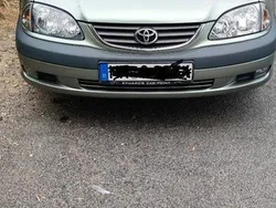 Grün Gebraucht 2001 Toyota Avensis Sol Limousine | 3.000 € (Teuer)