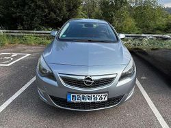 Gebraucht 2011 Opel Astra Design Edition Kombi | 4.200 € (Teuer)