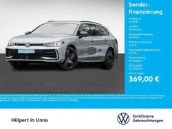 Oyster silver metallic Gebraucht 2024 VW Passat R-line Kombi | 46.988 €