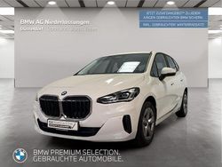 Weiß Gebraucht 2024 BMW 220 Active Tourer Luxury Line Van / Kleinbus | 34.899 € (Etwas zu teuer)