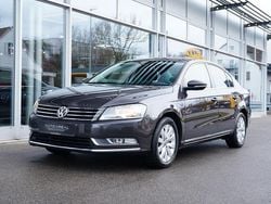 Grau Gebraucht 2011 VW Passat Limousine | 7.990 € (Guter Preis)