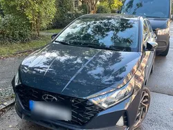 Grau Gebraucht 2021 Hyundai i20 Limousine | 15.000 € (Fairer Preis)