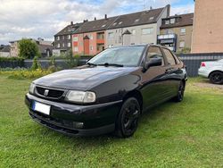 Schwarz Gebraucht 1997 Seat Cordoba Limousine | 1.600 €