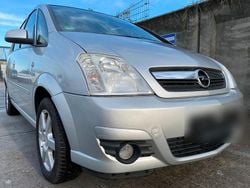 Silber Gebraucht 2007 Opel Meriva Van / Kleinbus | 2.500 € (Guter Preis)