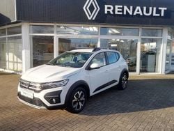 Weiß Gebraucht 2021 Dacia Sandero Comfort SUV | 10.190 € (Guter Preis)