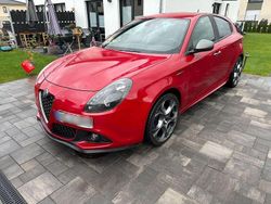 Rot Gebraucht 2017 Alfa Romeo Giulietta Super Limousine | 12.700 € (Fairer Preis)