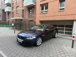 Blau Gebraucht 2016 Jaguar XE Prestige Limousine | 17.999 € (Teuer)