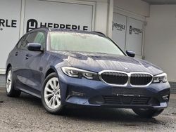 Blau Gebraucht 2020 BMW 318 Advantage Kombi | 19.750 € (Fairer Preis)