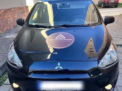 Schwarz Gebraucht 2015 Mitsubishi Space Star Kleinwagen | 3.800 €