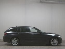 Schwarz Gebraucht 2023 BMW 320 Shadowline Kombi | 23.780 € (Superpreis)