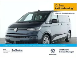 Blau Gebraucht 2023 VW Multivan Basis Van / Kleinbus | 61.460 € (Teuer)