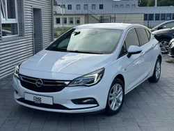 Weiß Gebraucht 2016 Opel Astra Dynamic Limousine | 10.990 € (Fairer Preis)