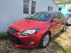 Rot Gebraucht 2011 Ford Focus Titanium Limousine | 7.699 € (Etwas zu teuer)