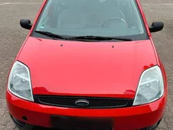Rot Gebraucht 2003 Ford Fiesta Kleinwagen | 1.150 €