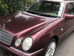 Rot Gebraucht 1997 Mercedes E320 Elegance Limousine | 2.500 € (Guter Preis)