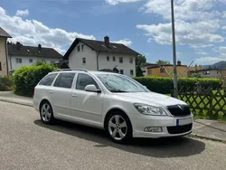 Weiß Gebraucht 2011 Skoda Octavia Sport Kombi | 4.000 € (Superpreis)