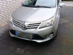 Grau Gebraucht 2012 Toyota Avensis Life Kombi | 7.500 € (Fairer Preis)