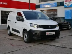 Weiß Gebraucht 2021 Peugeot Partner Premium Van / Kleinbus | 17.490 € (Fairer Preis)