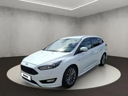 Frostweiß Gebraucht 2018 Ford Focus ST-Line Kombi | 13.980 € (Fairer Preis)