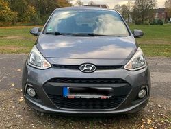 Grau Gebraucht 2014 Hyundai i10 Edition Kleinwagen | 5.200 €