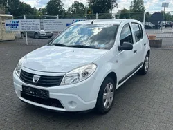 Weiß Gebraucht 2010 Dacia Sandero Kleinwagen | 1.590 € (Fairer Preis)