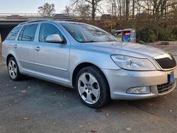 Silber Gebraucht 2010 Skoda Octavia Kombi | 2.400 € (Superpreis)