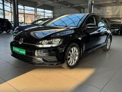 Deep black perleffekt Gebraucht 2018 VW Golf VII Trendline Limousine | 10.490 € (Guter Preis)